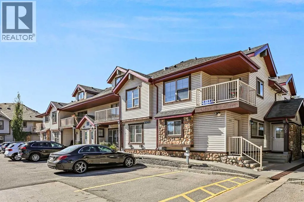 104, 15 Everridge Square SW