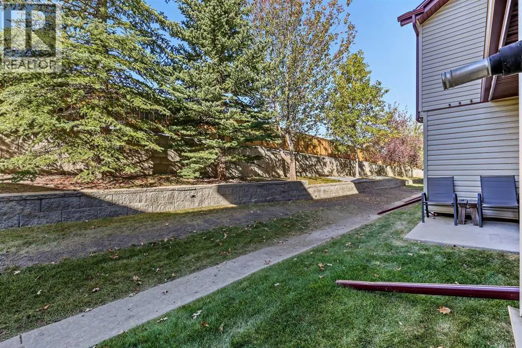 104, 15 Everridge Square SW