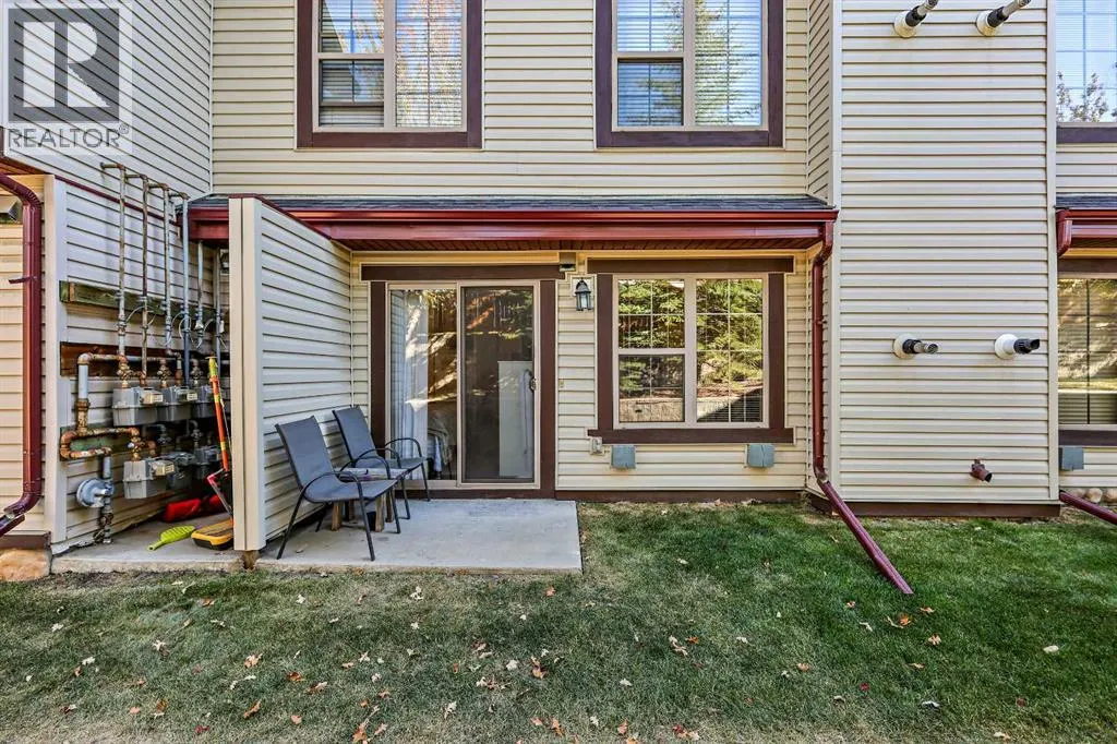 104, 15 Everridge Square SW