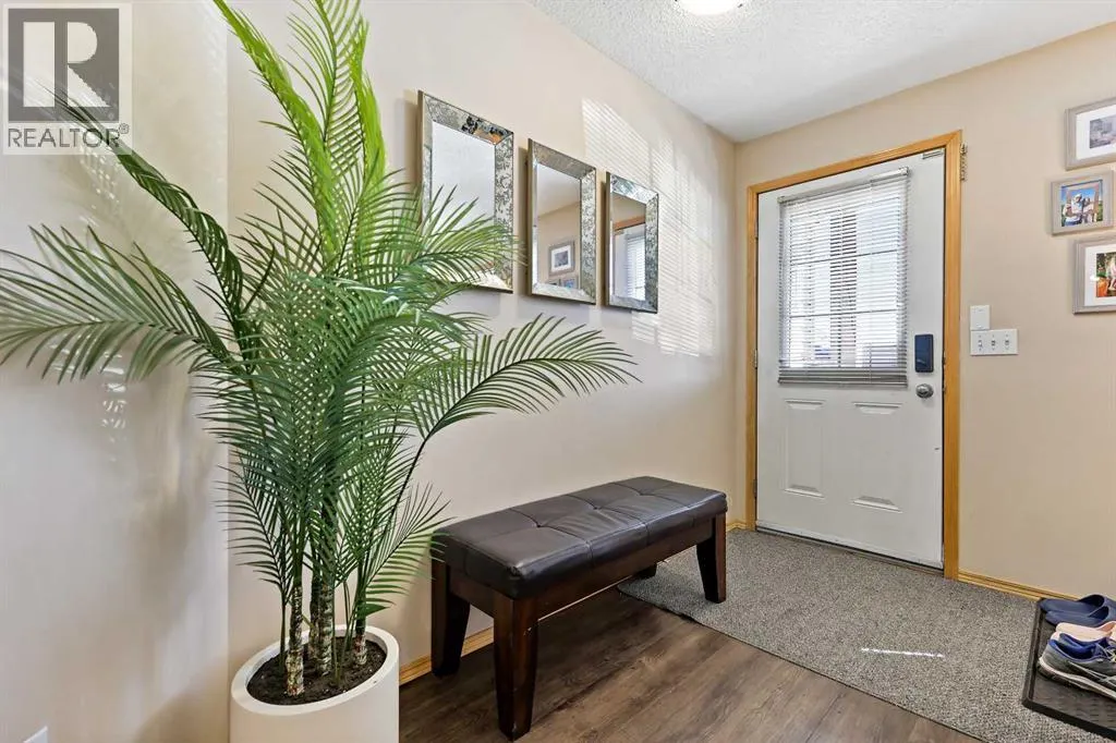 104, 15 Everridge Square SW