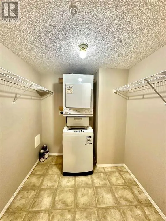 1220, 8 Bridlecrest Drive SW