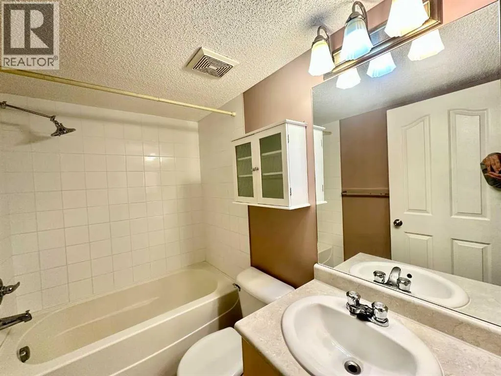 1220, 8 Bridlecrest Drive SW