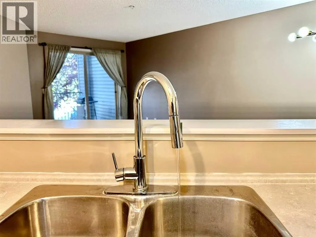 1220, 8 Bridlecrest Drive SW