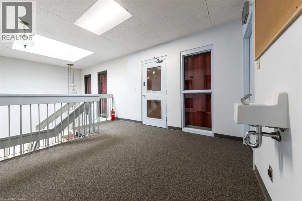 Top Floor - NORTH EAST PT, 5720 44 Street