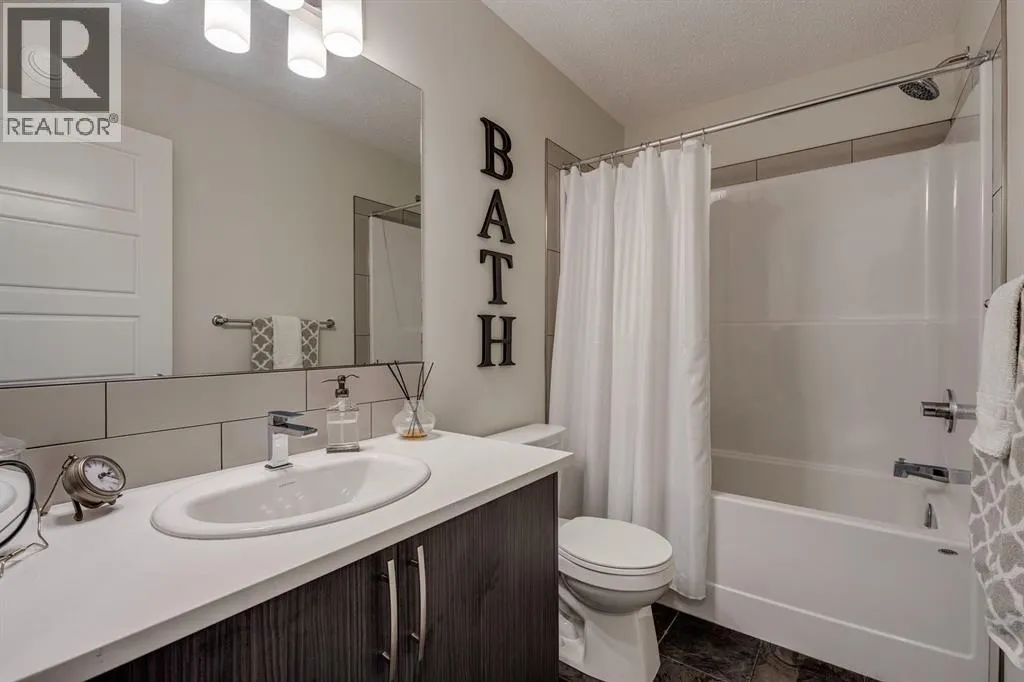 174 Chinook Gate Boulevard SW