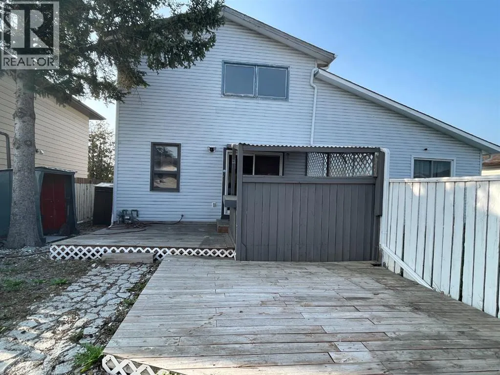 14 Whitman Close NE