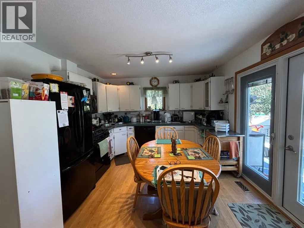 253 W 4 Avenue S