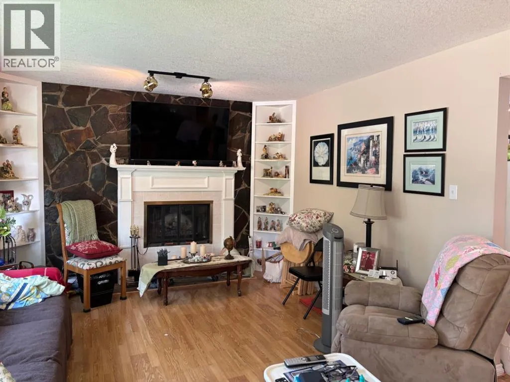 253 W 4 Avenue S