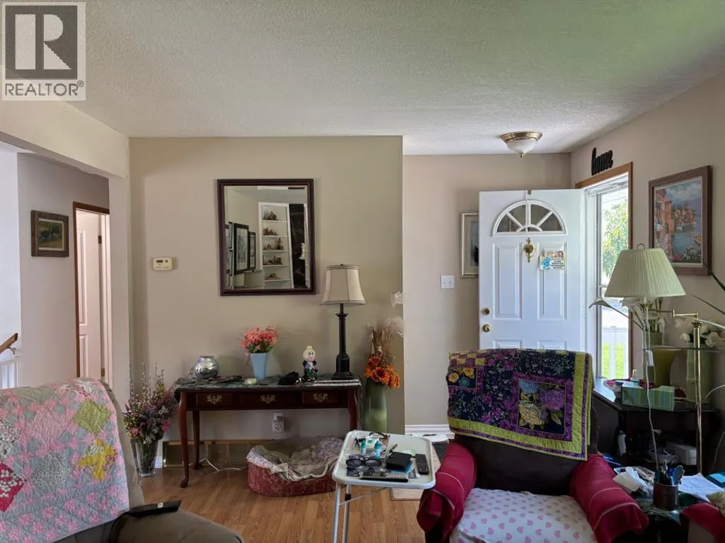 253 W 4 Avenue S