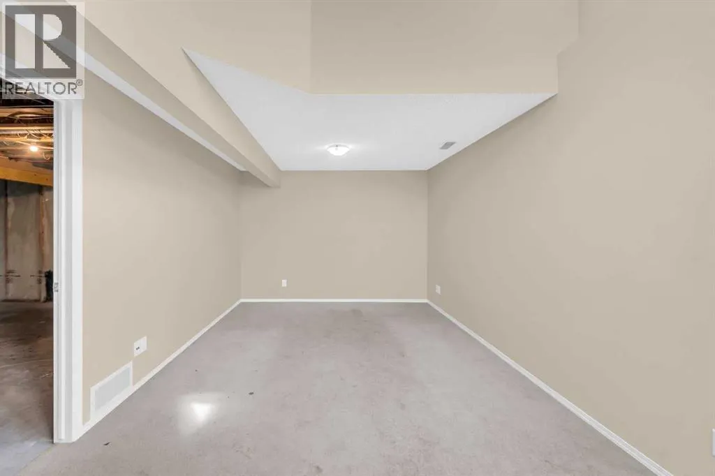 5 Saddlebrook Common NE