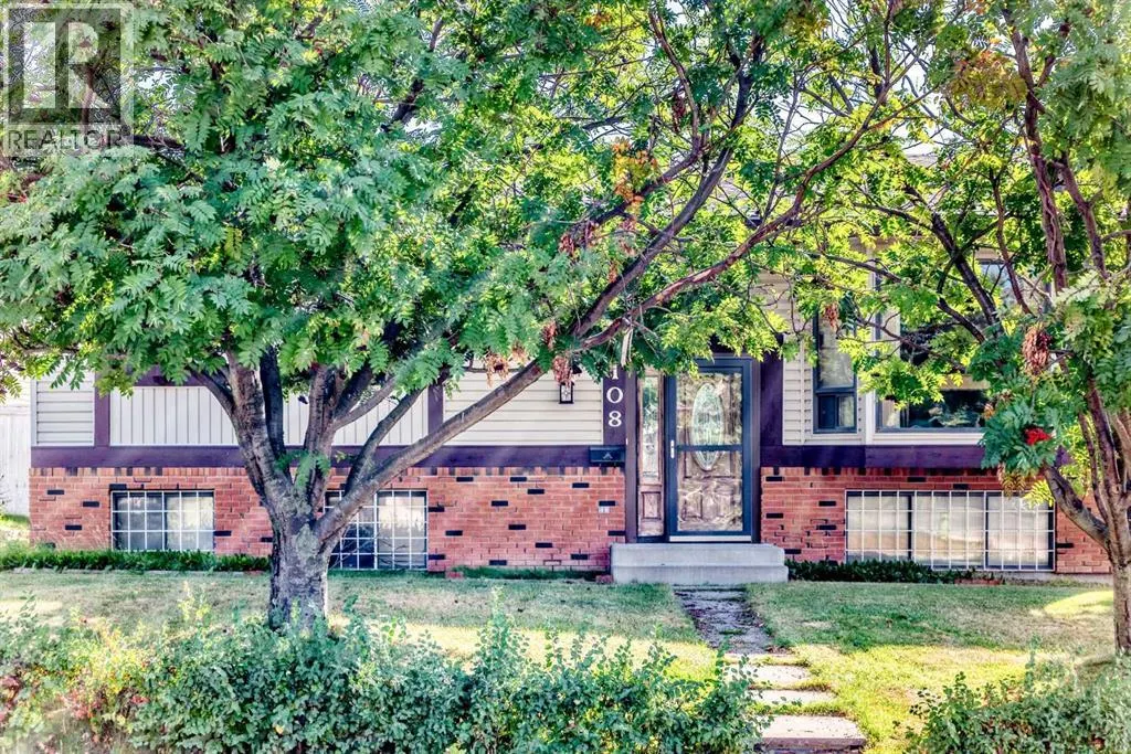 108 Jensen Place NE