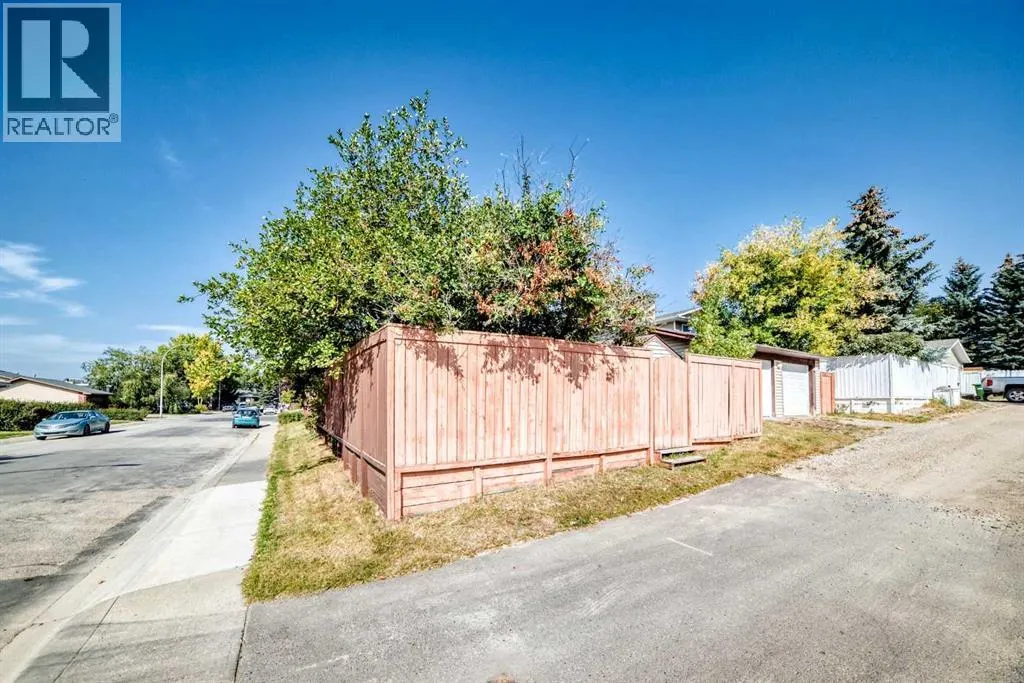 108 Jensen Place NE
