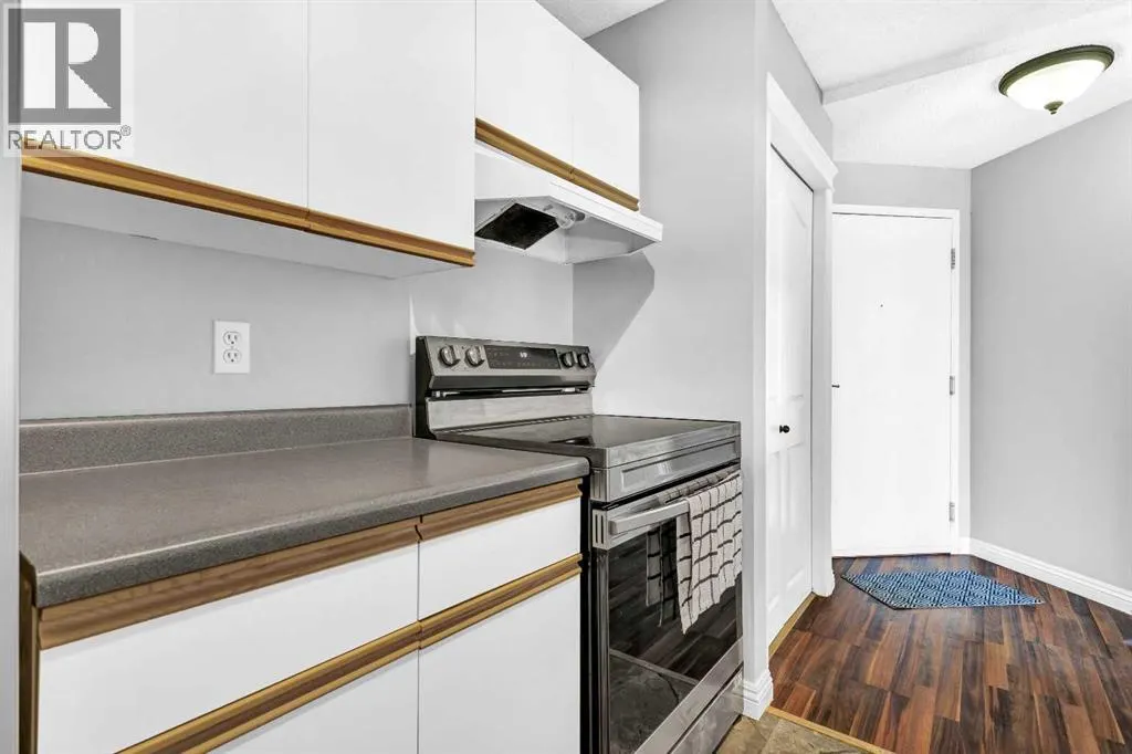 309, 10 Dover Point SE