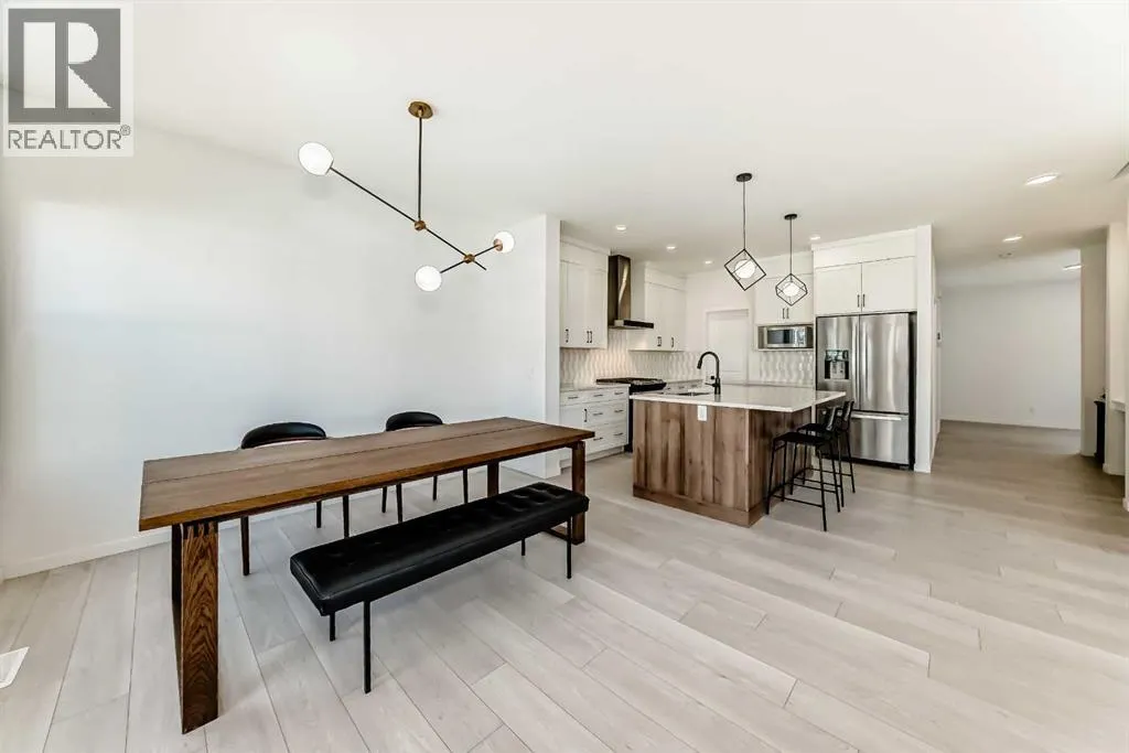 392 Carringvue Place NW