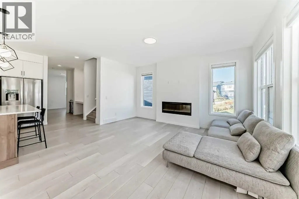 392 Carringvue Place NW