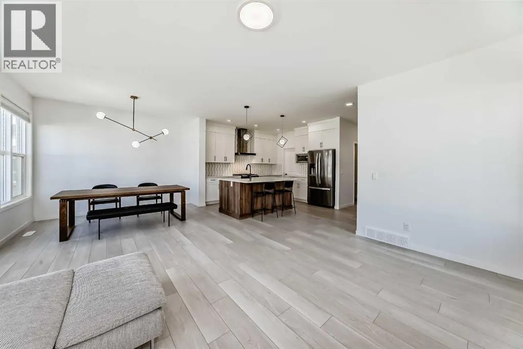 392 Carringvue Place NW