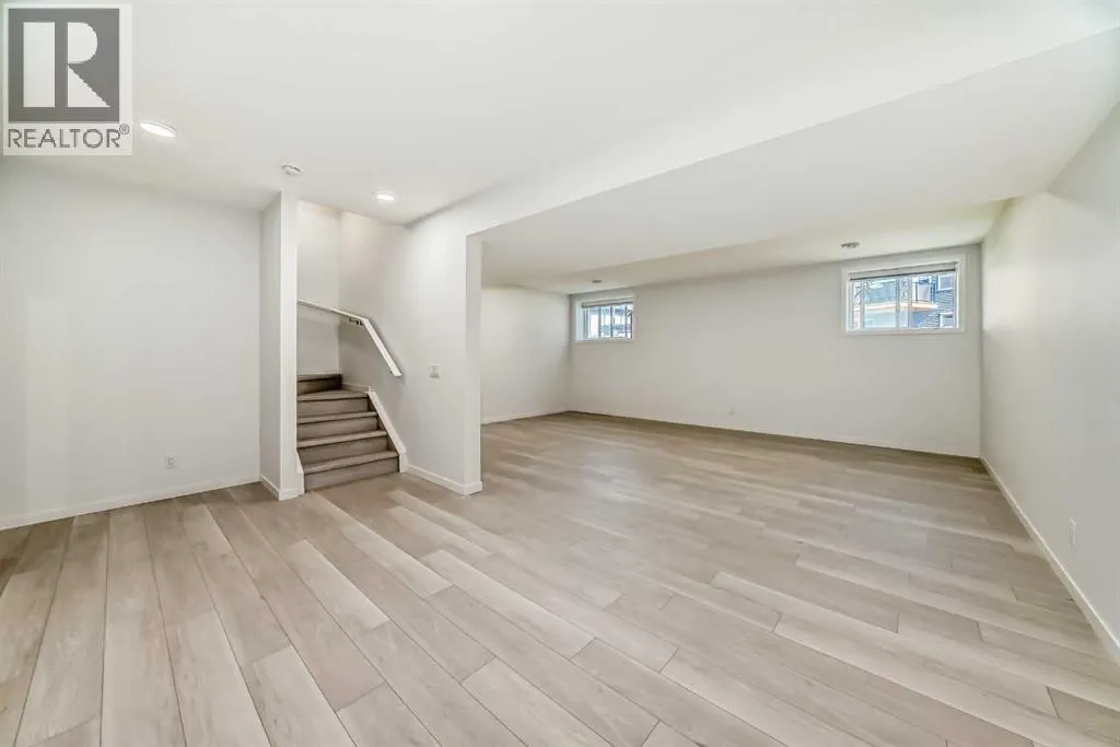 392 Carringvue Place NW