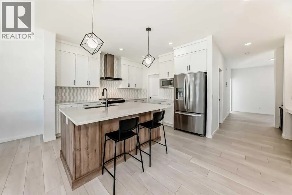 392 Carringvue Place NW