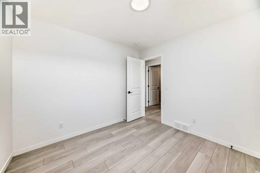 392 Carringvue Place NW