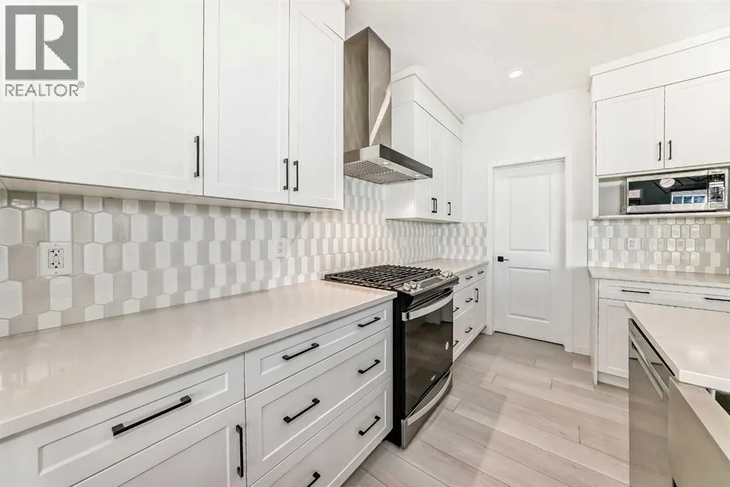 392 Carringvue Place NW