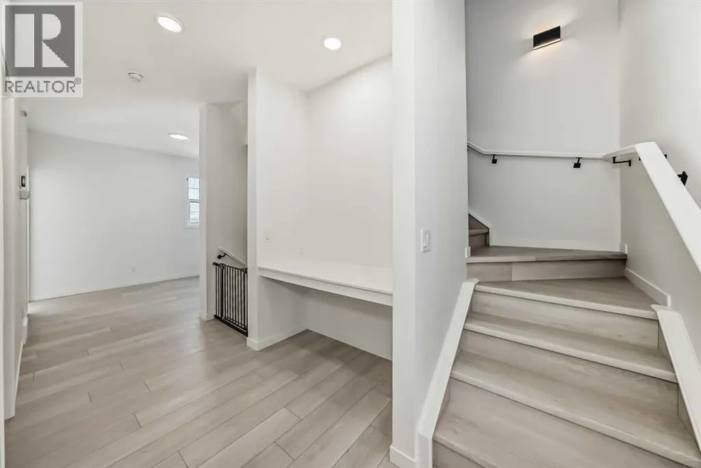 392 Carringvue Place NW