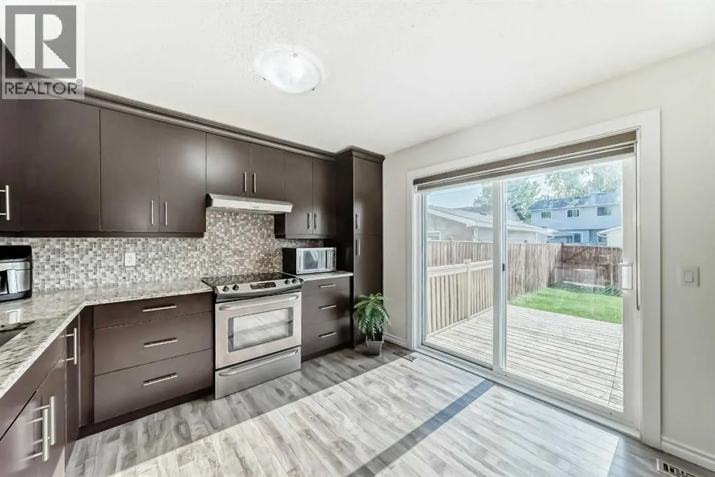 83 Castlebrook Way NE