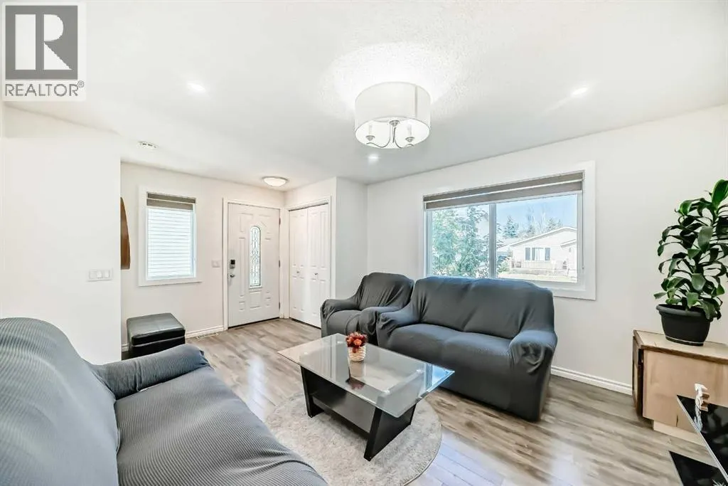 83 Castlebrook Way NE
