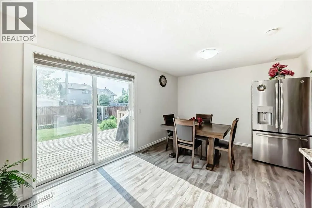 83 Castlebrook Way NE