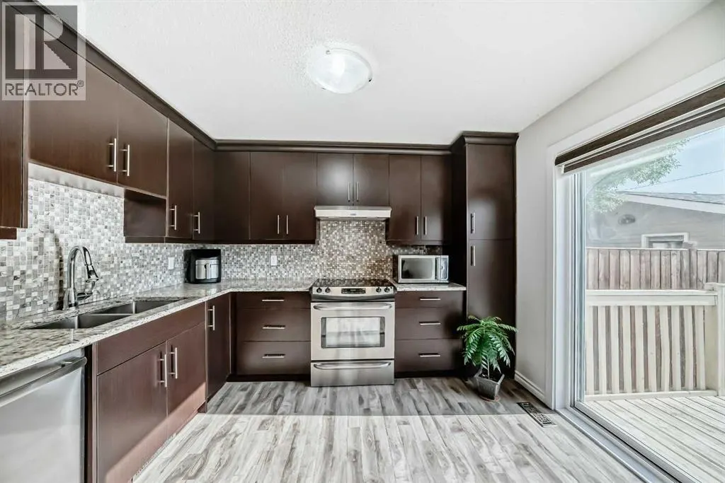 83 Castlebrook Way NE