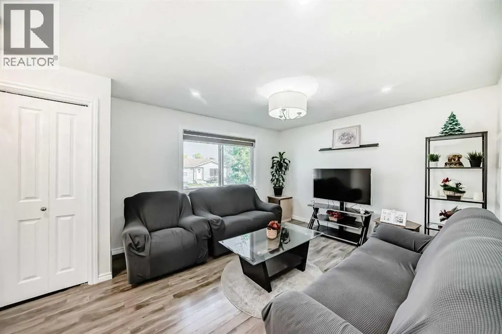 83 Castlebrook Way NE