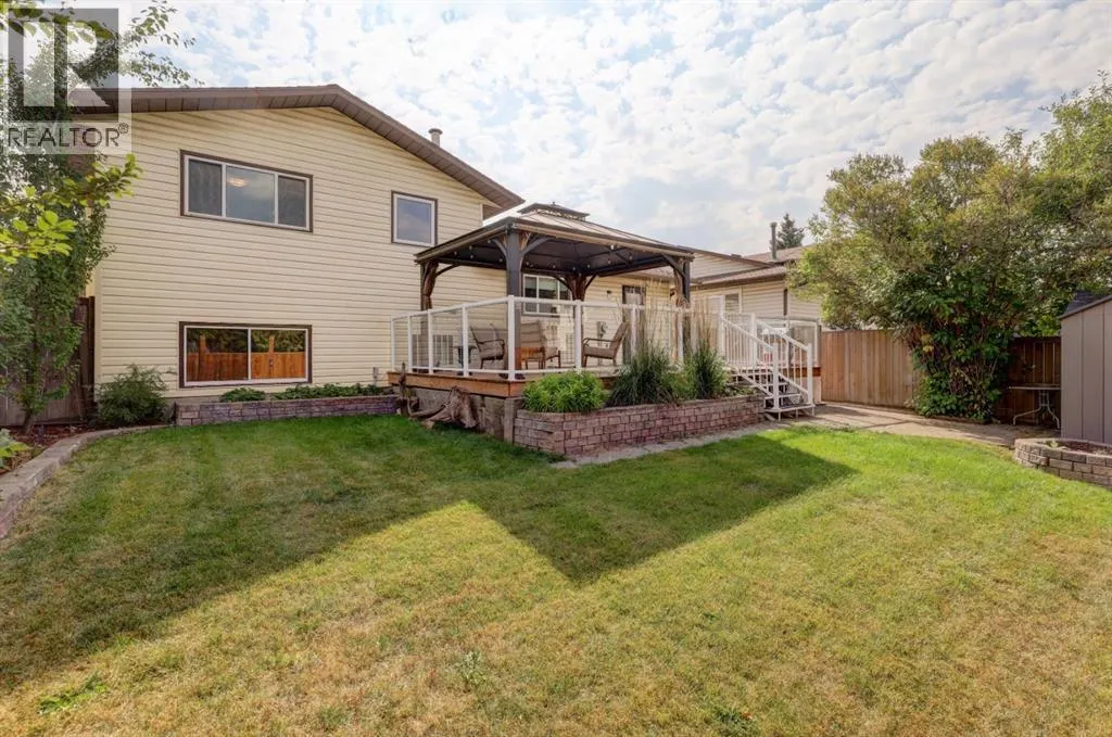 19 Castlefall Way NE