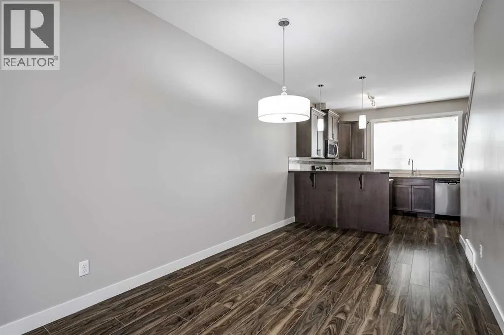 108 Redstone View NE