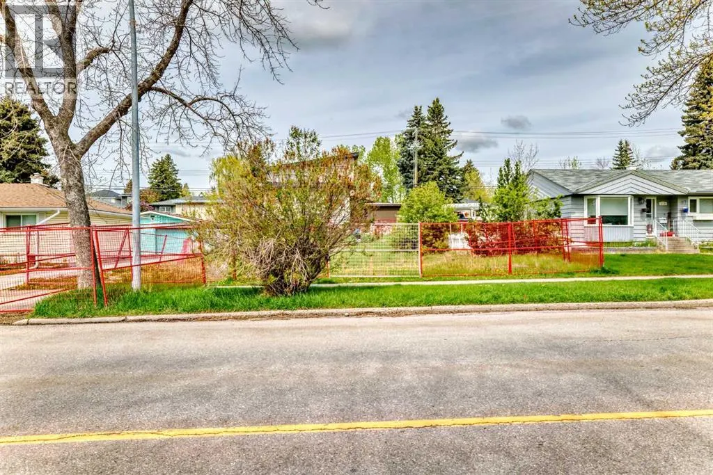523 Northmount Drive NW