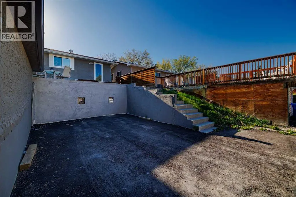 124 Whiteside Crescent NE