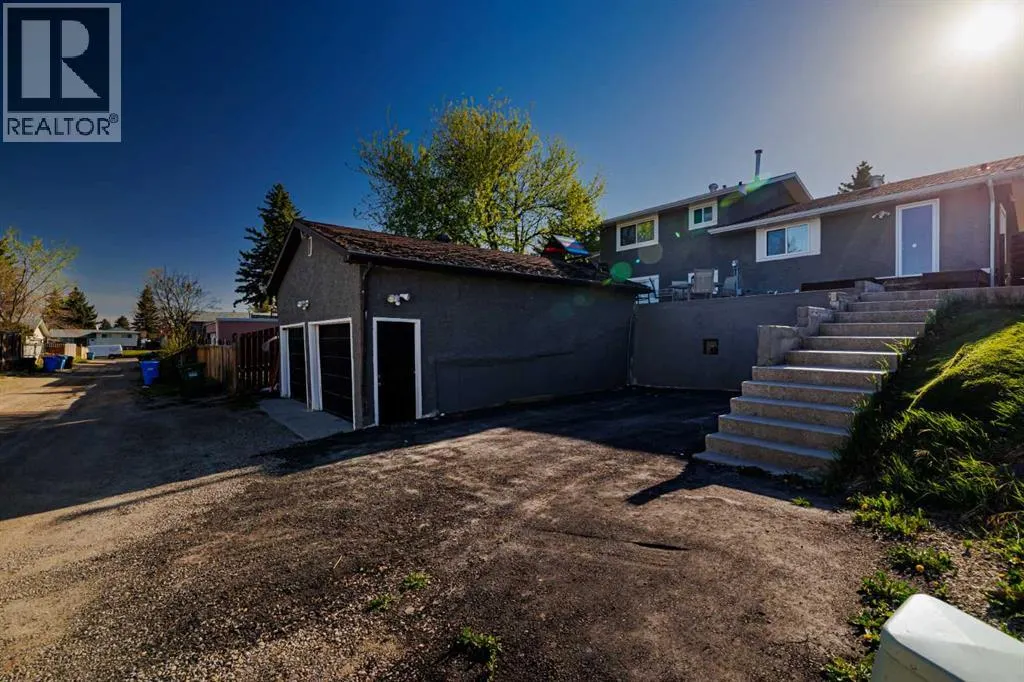 124 Whiteside Crescent NE