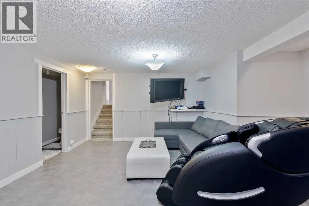 124 Whiteside Crescent NE