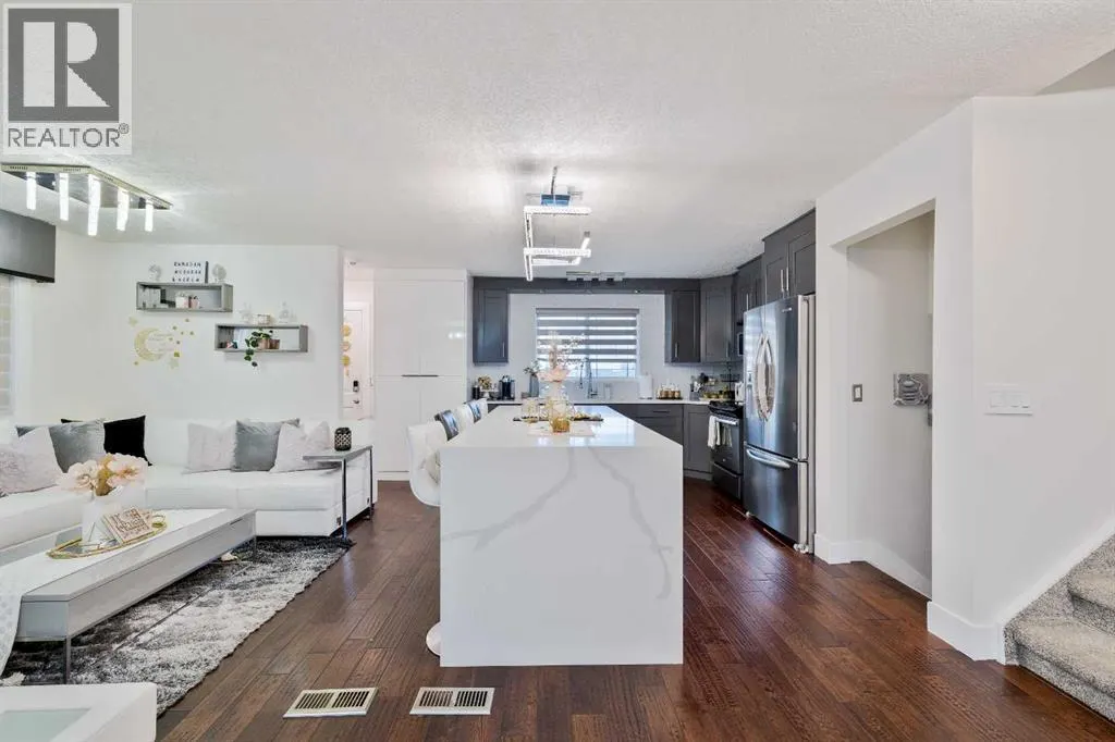 124 Whiteside Crescent NE