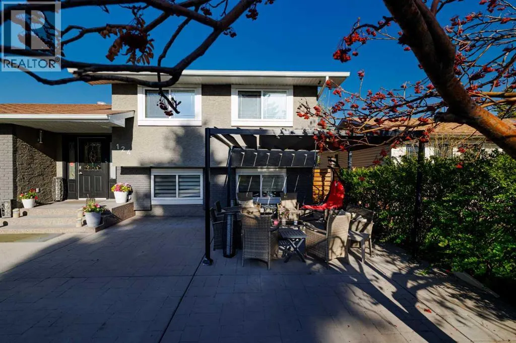 124 Whiteside Crescent NE