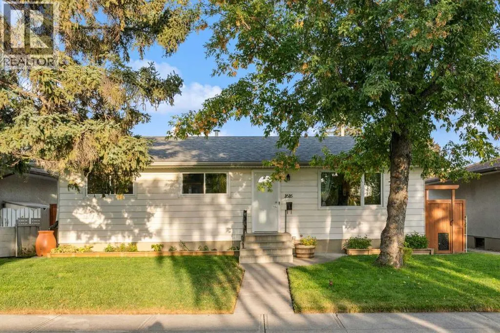 1616 Robson Crescent SE