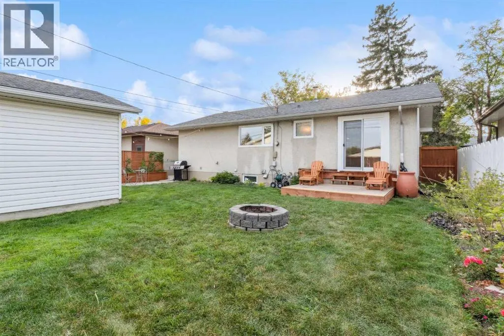 1616 Robson Crescent SE