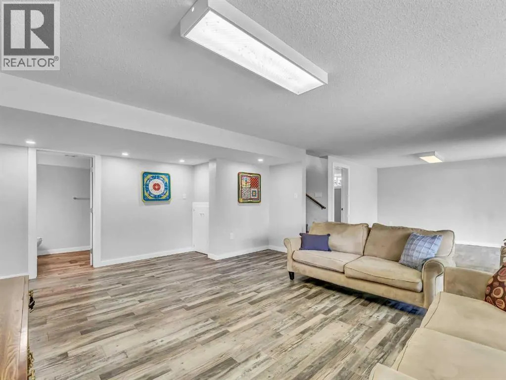 14 Finlay Court SW