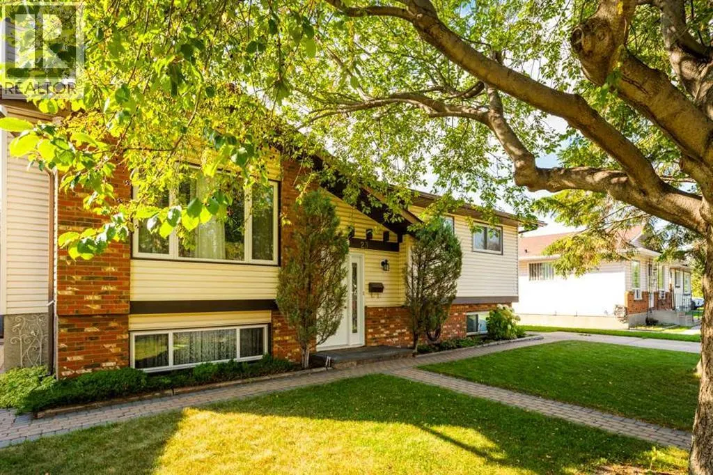 23 Whitlock Close NE