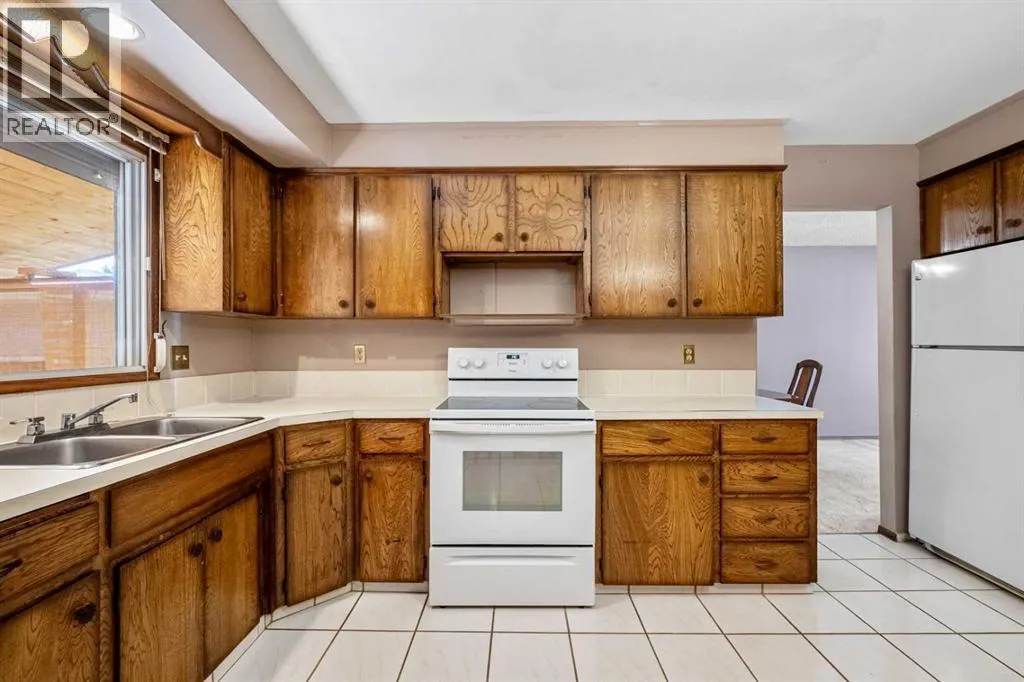 344 Parkland Way SE
