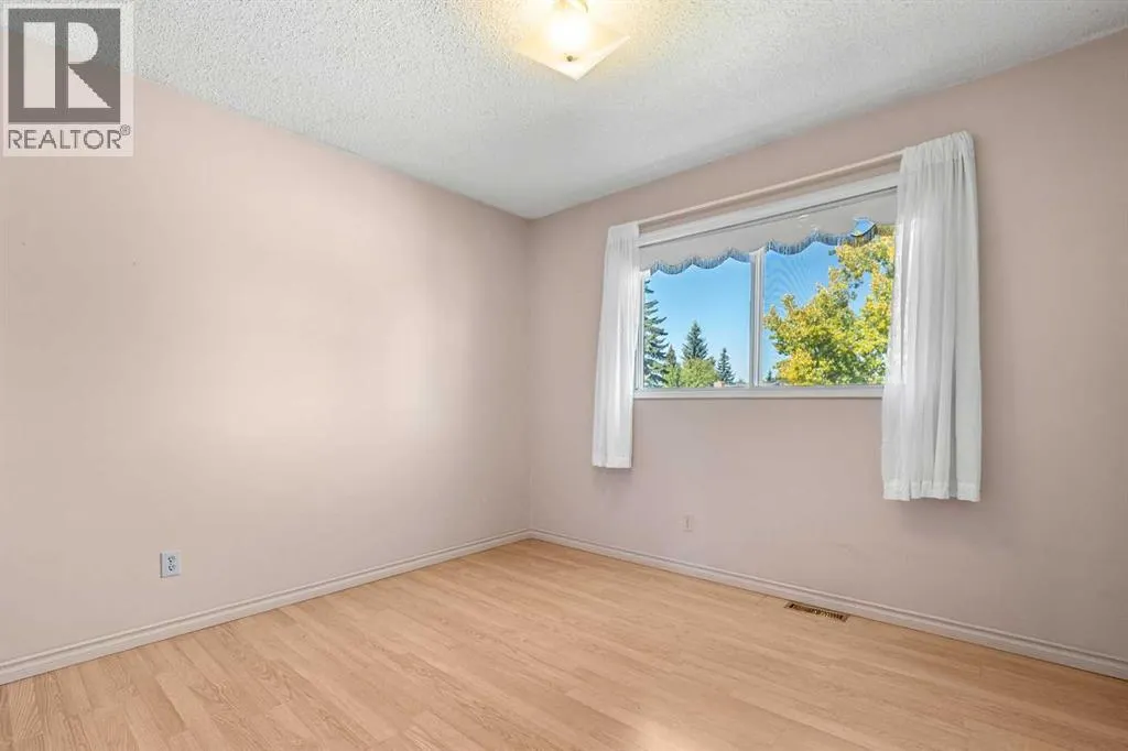 344 Parkland Way SE