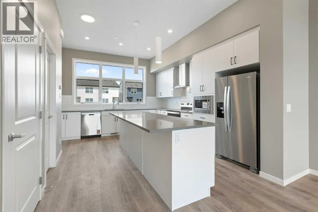 415 Hotchkiss Manor SE