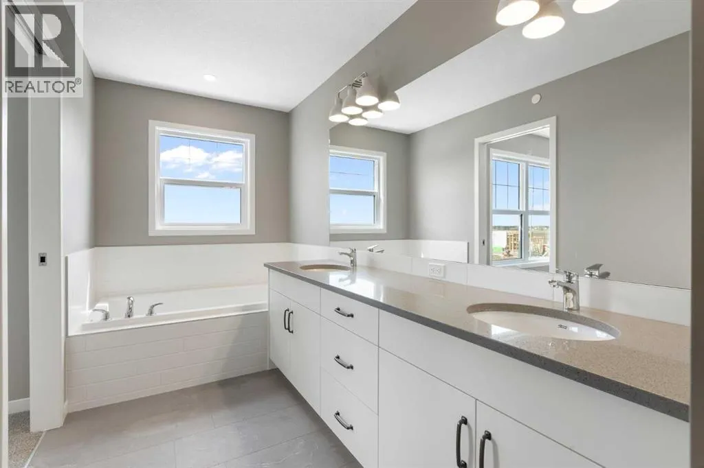 415 Hotchkiss Manor SE