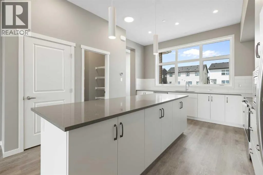 415 Hotchkiss Manor SE