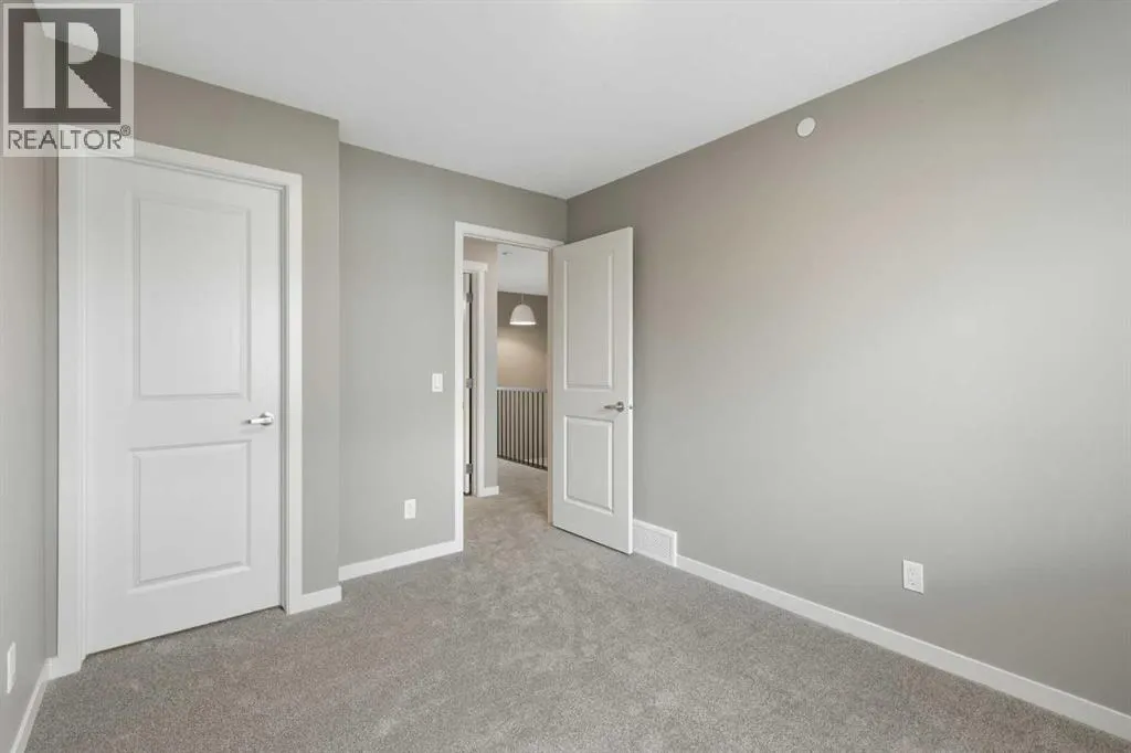 415 Hotchkiss Manor SE