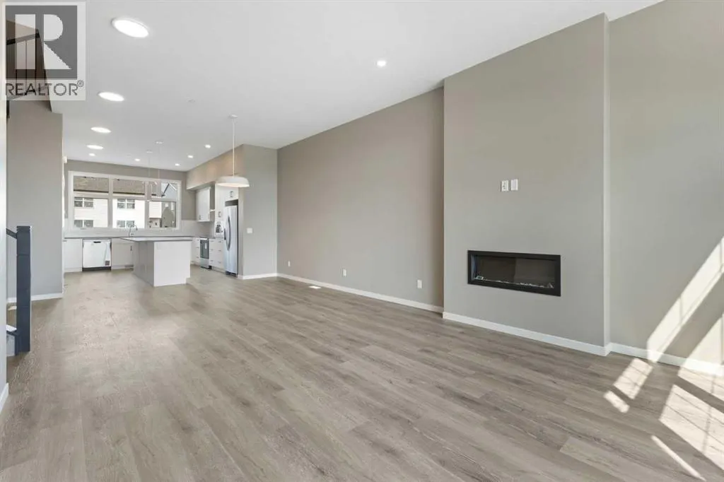 415 Hotchkiss Manor SE