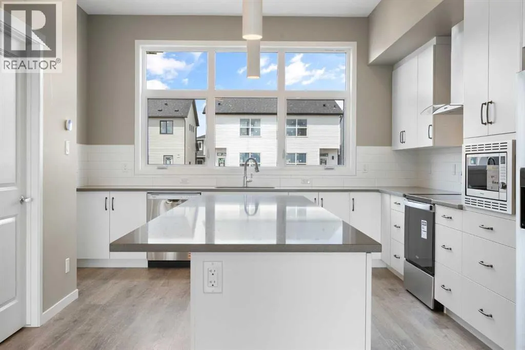 415 Hotchkiss Manor SE